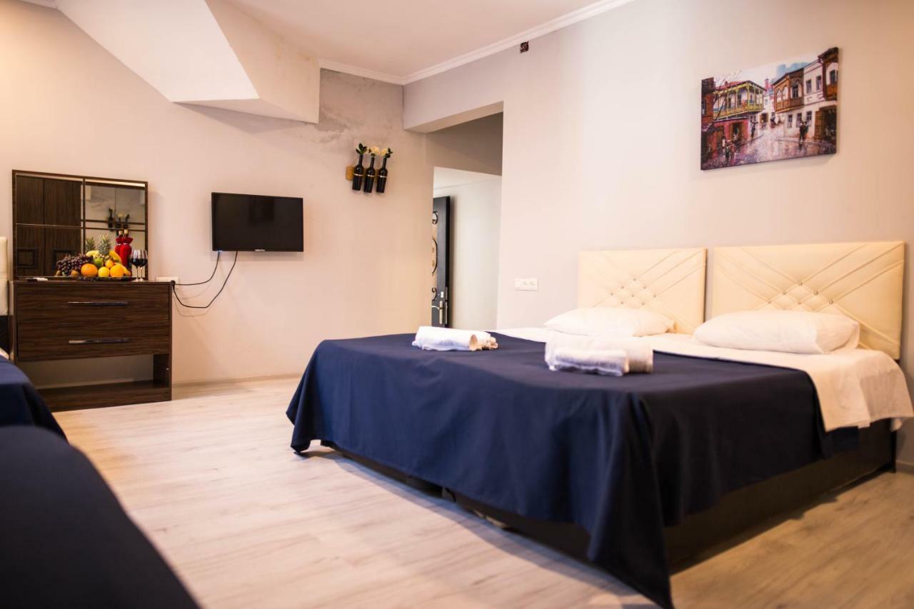 Central Apart-Hotel Μπατούμι Εξωτερικό φωτογραφία