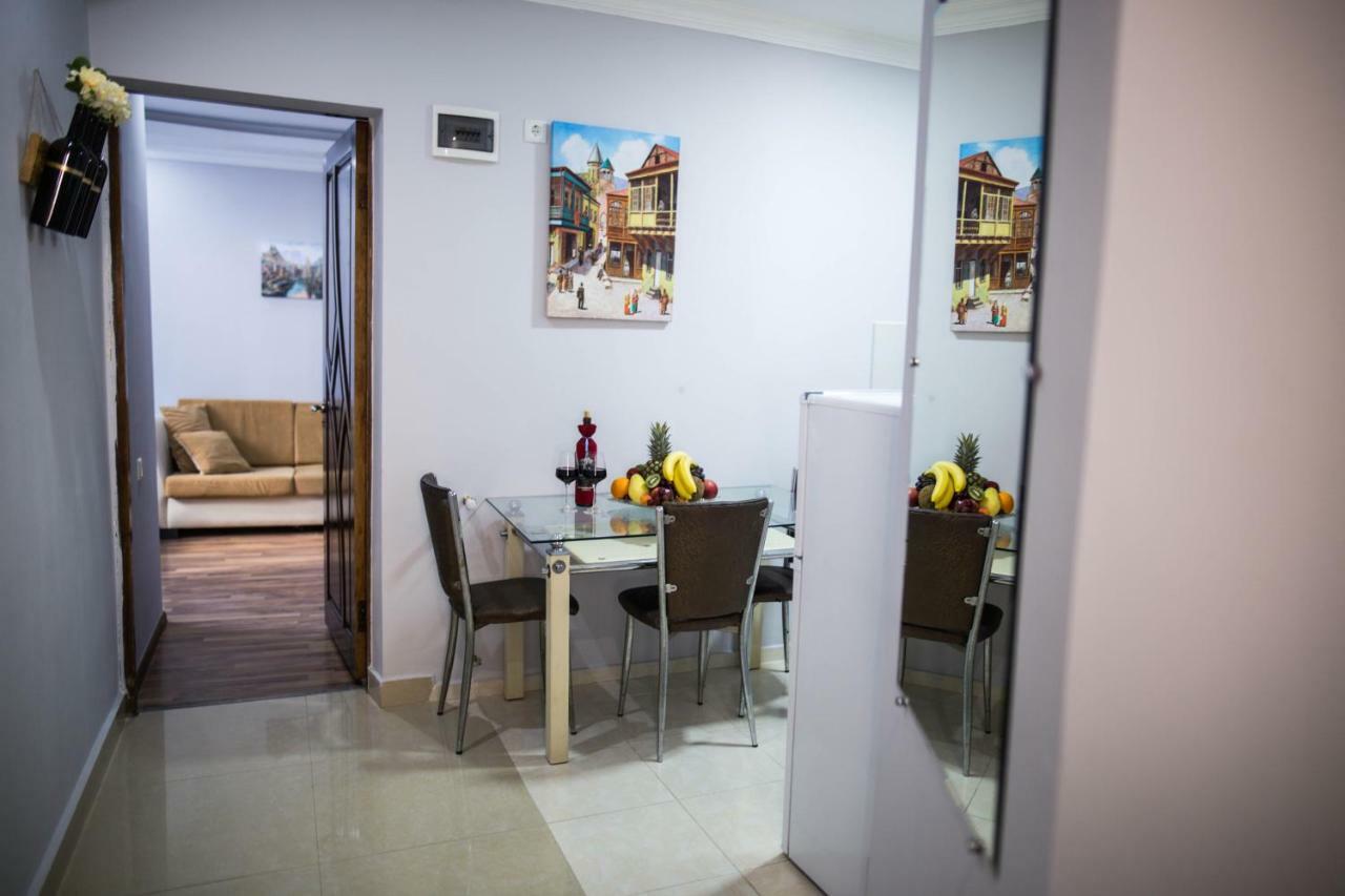 Central Apart-Hotel Μπατούμι Εξωτερικό φωτογραφία