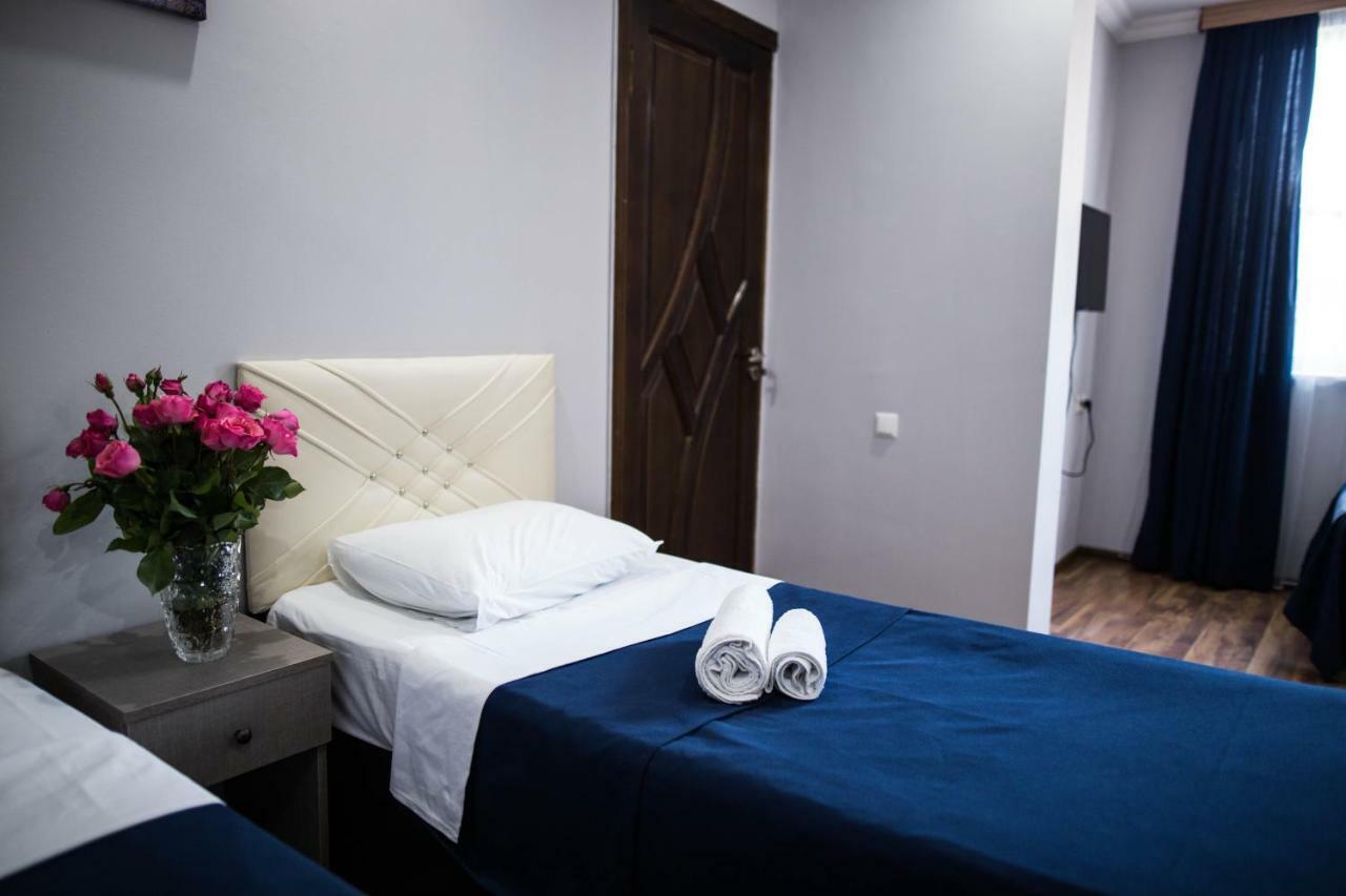 Central Apart-Hotel Μπατούμι Εξωτερικό φωτογραφία